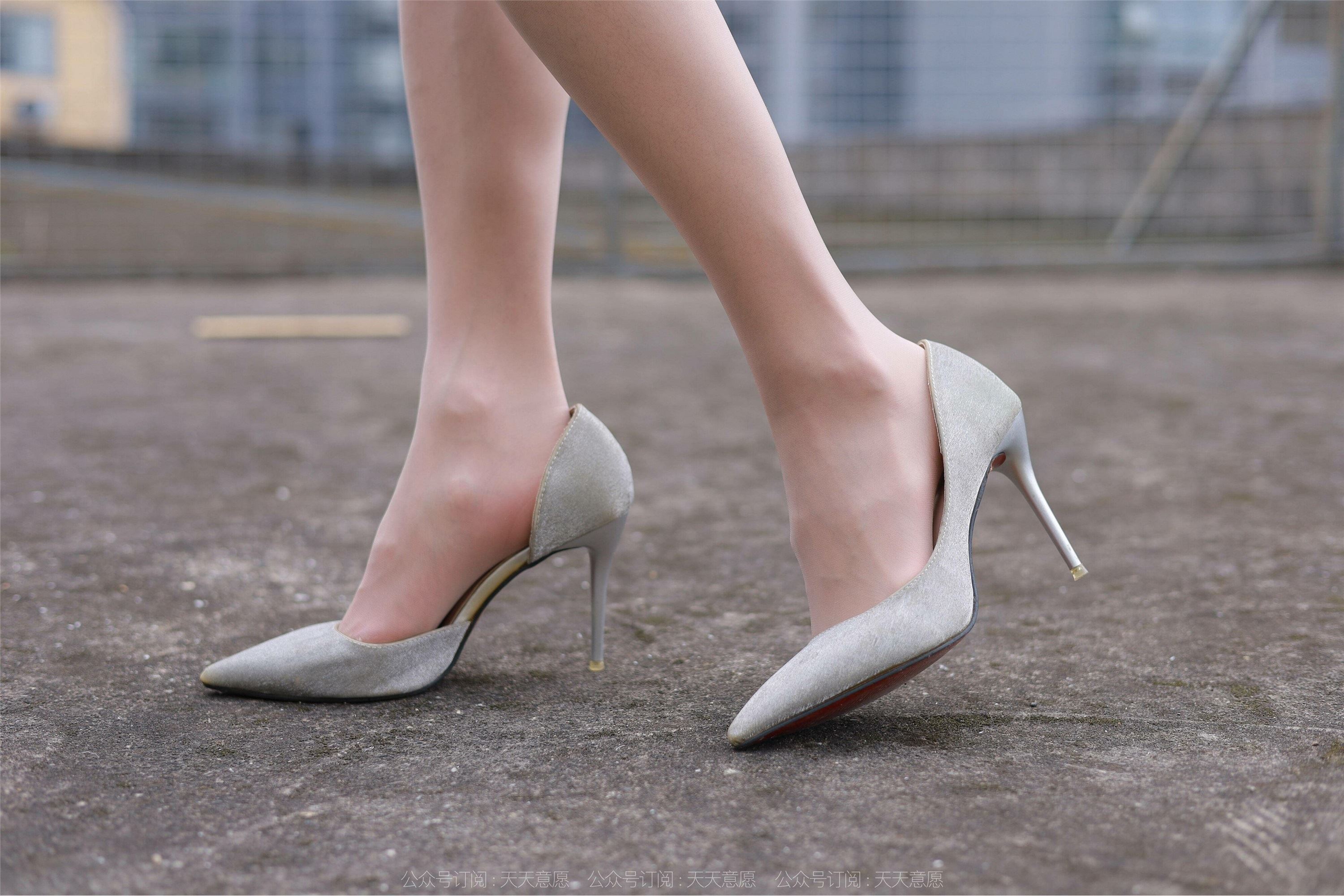 IESS异思趣向  2022.01.30 丝享家994：小六《黑色旗袍肉色丝》